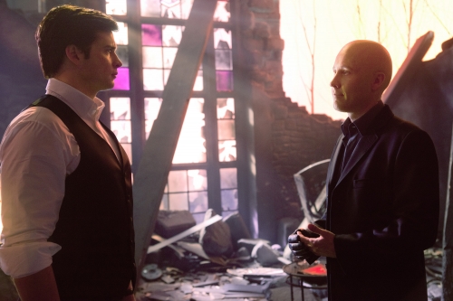 Smallville Finale Preview Photos – Lex Lives!