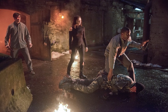 Review:  Arrow 2.06 – “Keep Your Enemies Closer” aka Not Even In The City